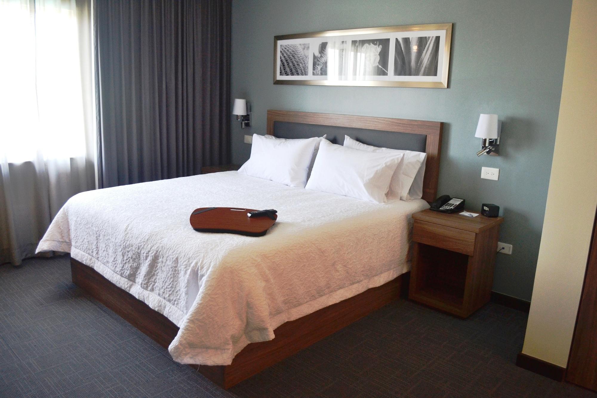 Hampton Inn & Suites By Hilton Salamanca Bajio Kültér fotó