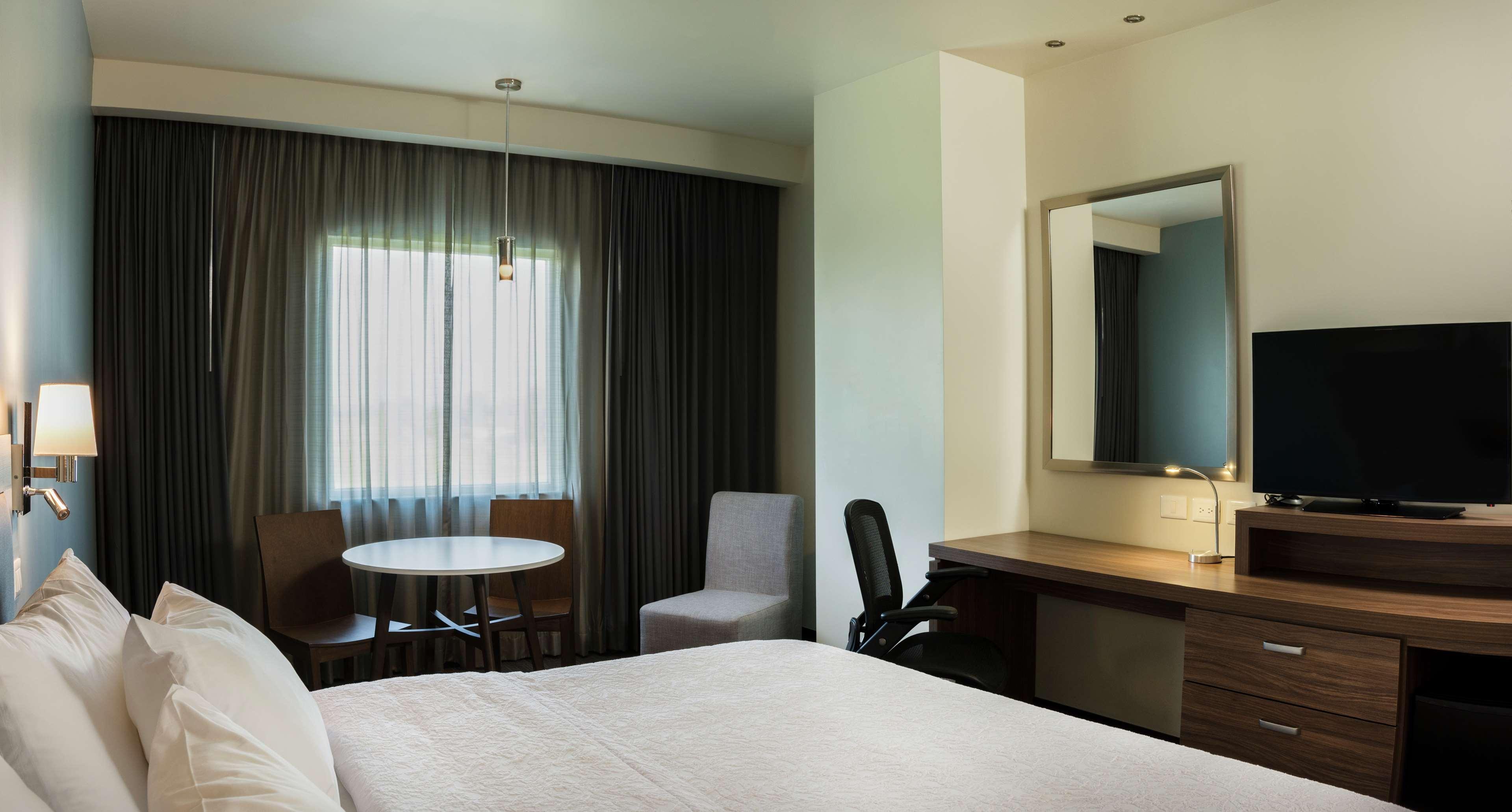 Hampton Inn & Suites By Hilton Salamanca Bajio Kültér fotó