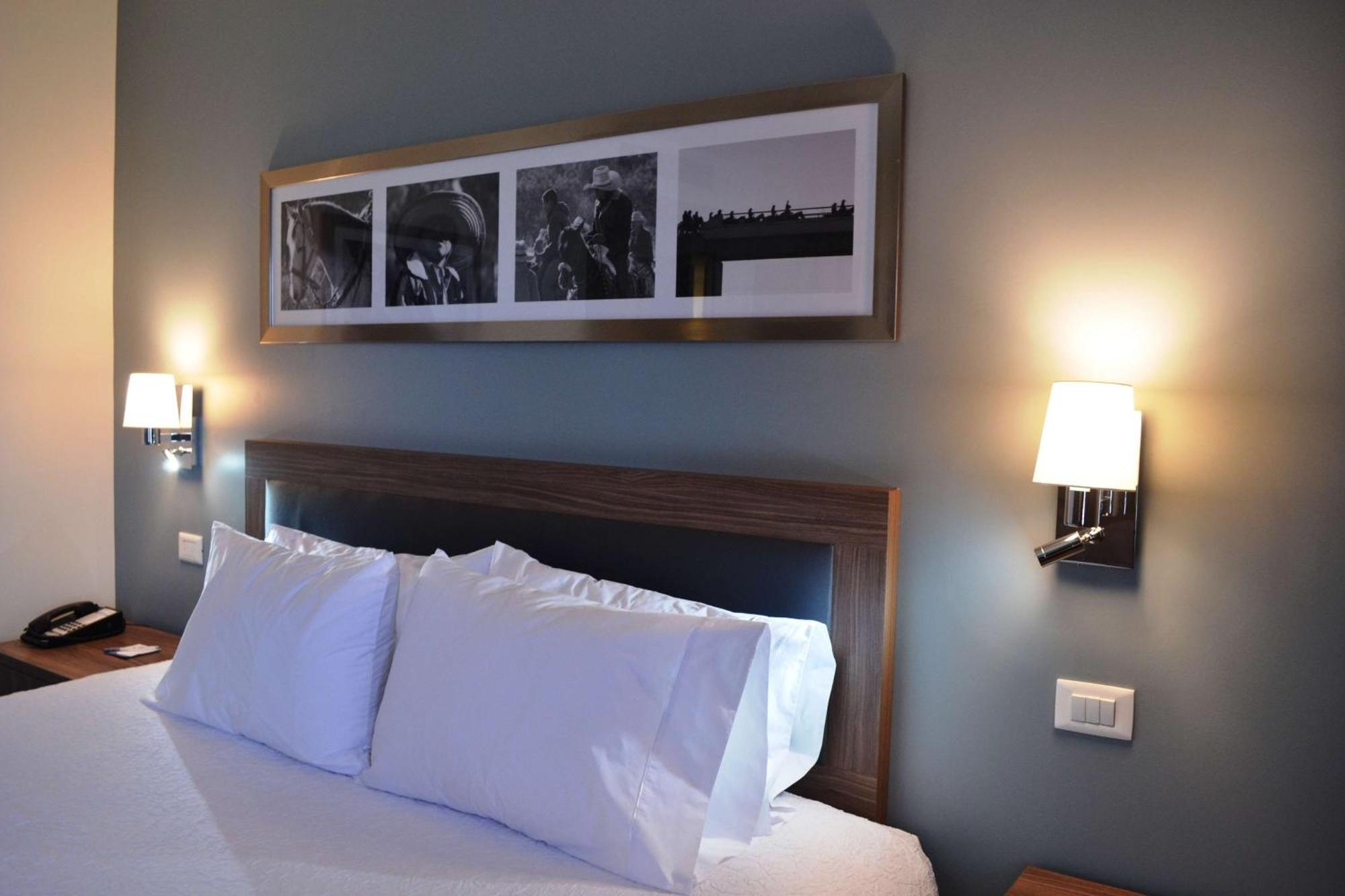 Hampton Inn & Suites By Hilton Salamanca Bajio Kültér fotó