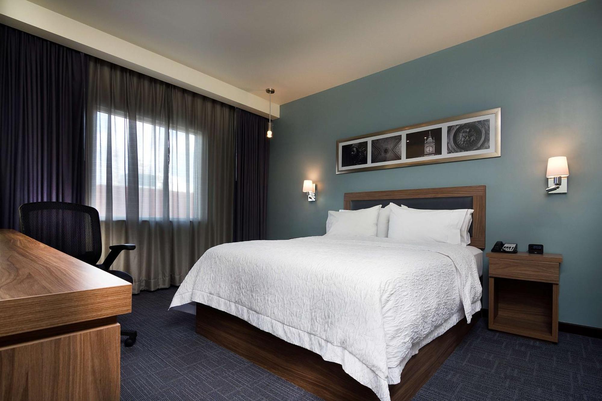 Hampton Inn & Suites By Hilton Salamanca Bajio Kültér fotó