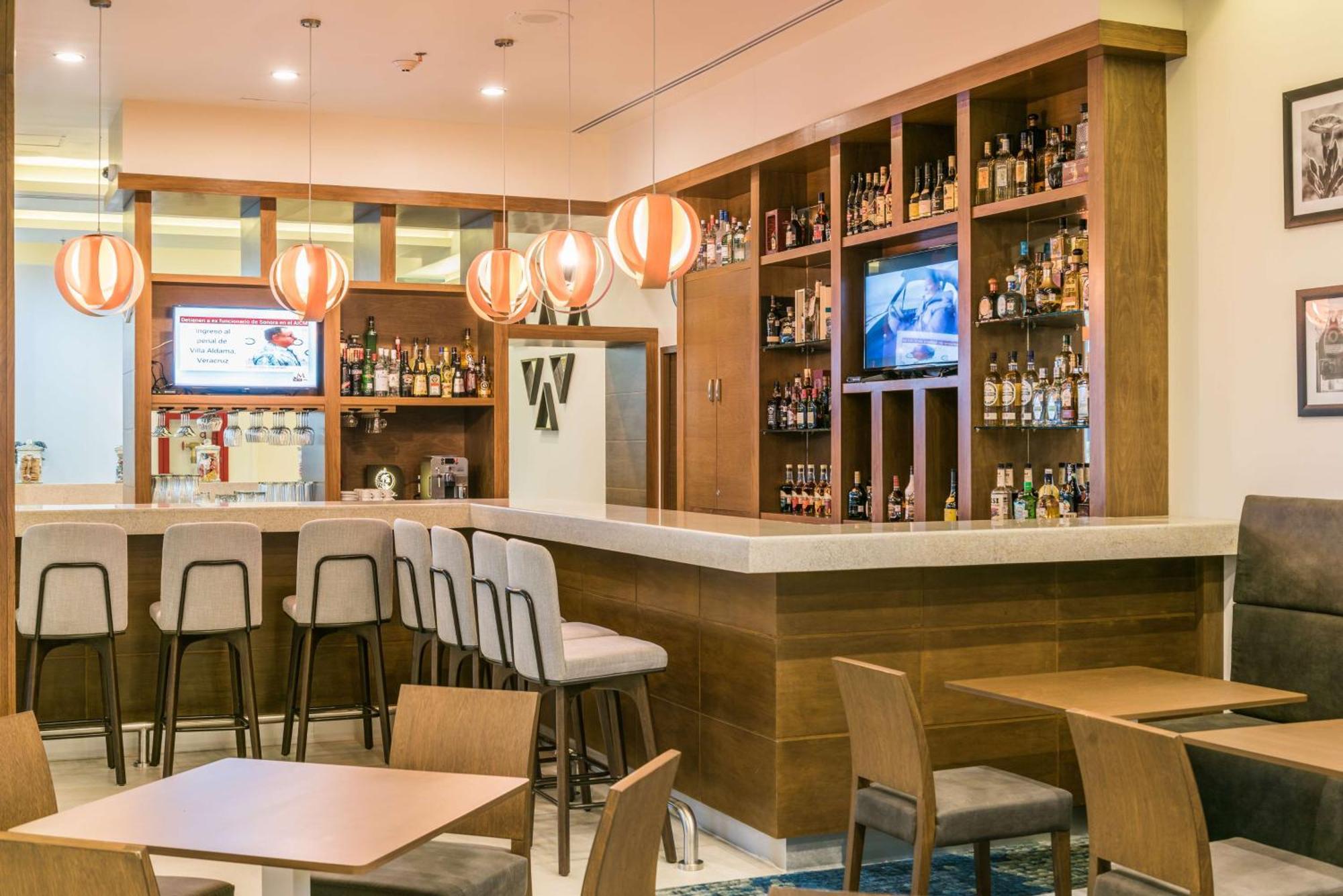 Hampton Inn & Suites By Hilton Salamanca Bajio Kültér fotó