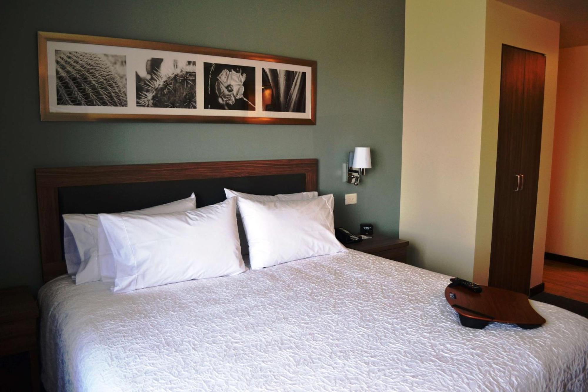 Hampton Inn & Suites By Hilton Salamanca Bajio Kültér fotó