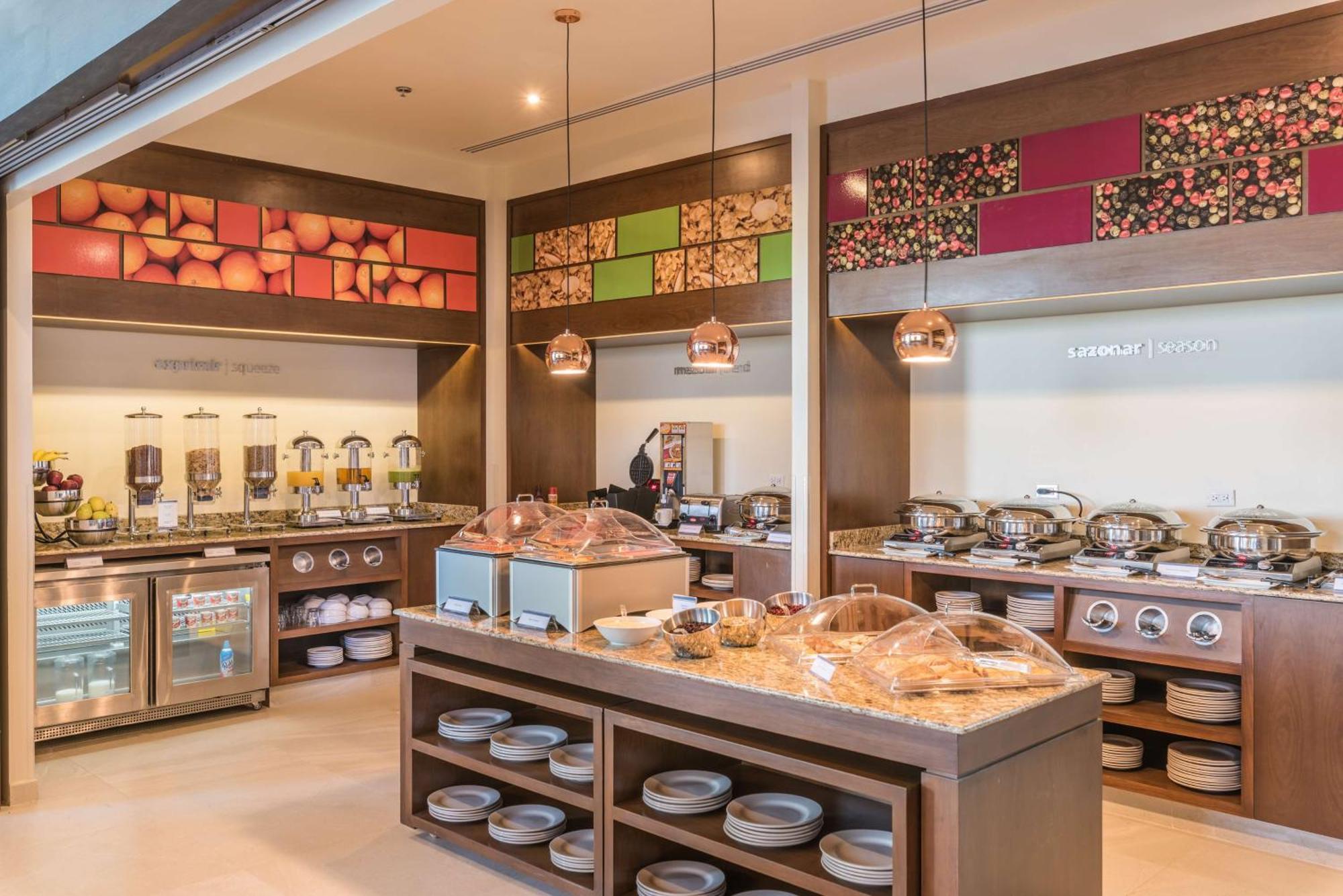 Hampton Inn & Suites By Hilton Salamanca Bajio Kültér fotó